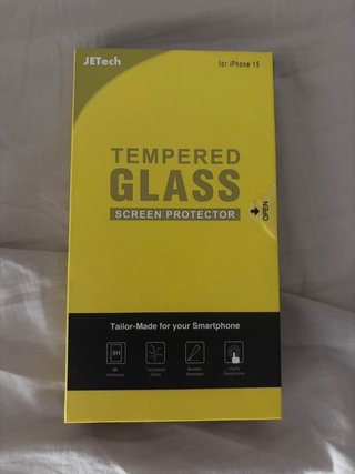 iPhone 15 Gris + Fundas y Protector