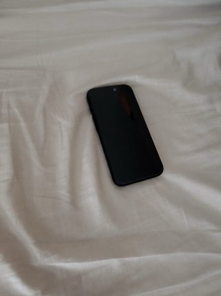 iPhone 15 Gris + Fundas y Protector