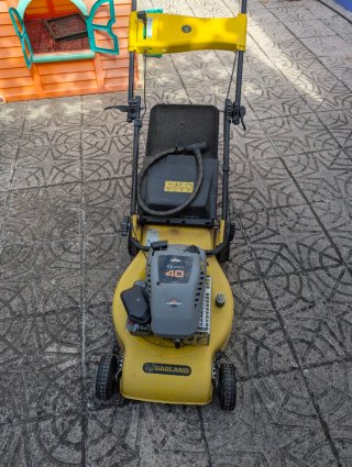Cortacésped de gasolina Garland Quattro 40