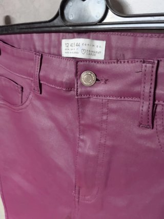 Pantalones pitillo morados