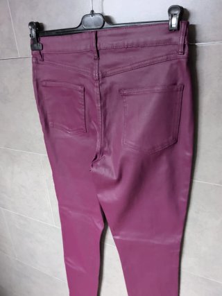Pantalones pitillo morados