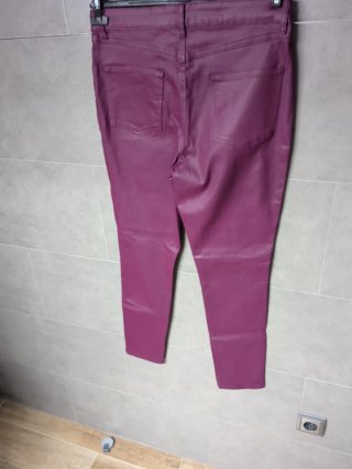 Pantalones pitillo morados