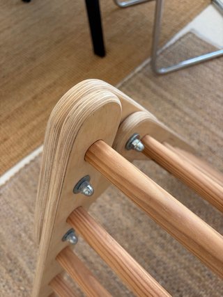 Triángulo Pikler madera artesanal