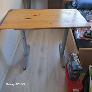 Escritorio madera y metal hoy 18€