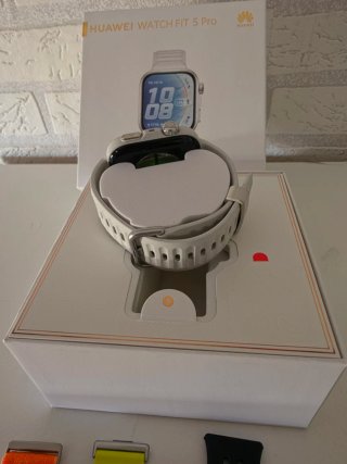 Huawei Watch Fit 5 Pro con correas