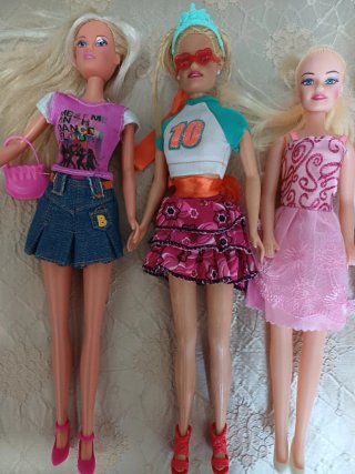 Lotto bambole Barbie e altre usate