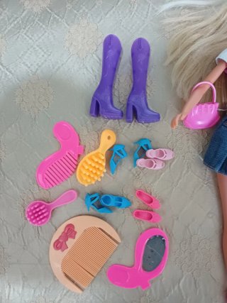 Lotto bambole Barbie e altre usate