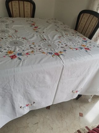Tovaglia vintage ricamata a mano