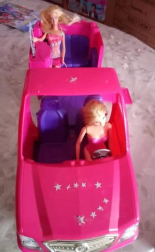 Coche y Muñecas Barbie