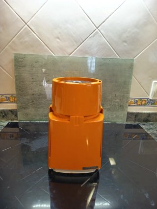 Picadora de carne naranja