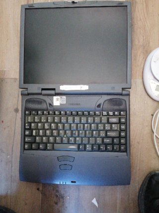 Portátil Toshiba Satellite 4060XCDT Pentium II