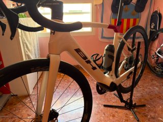 Bicicleta BH IRS1 1.4 EBIKE 810WH