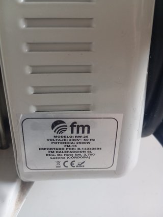 Radiador de Aceite FM RW-25 2500W - COMO NUEVO