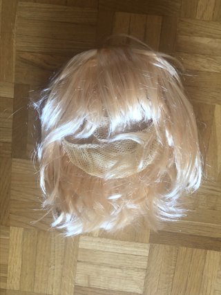 Peluca rubia sintética