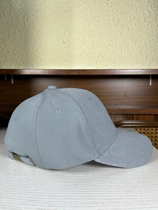 Gorra Dior Gris (Con etiqueta)