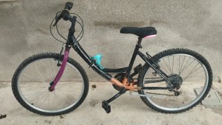 Bicicleta Montaña Negra y Morada