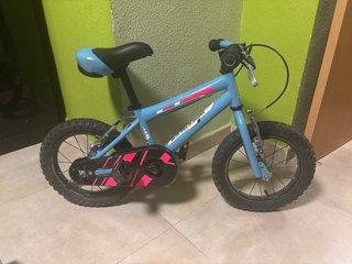 Bicicleta infantil con pedales