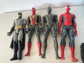 Figuras de Acción Batman y Pack 3 Spiderman