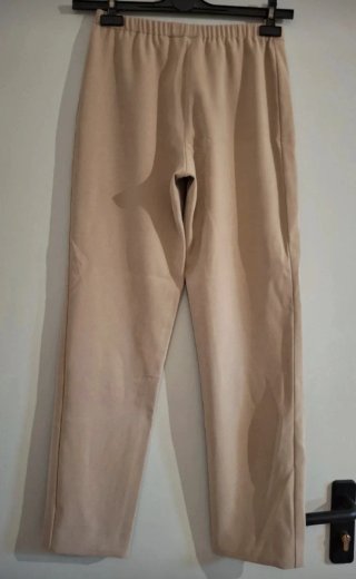 Pantaloni dritti beige con elastico in vita