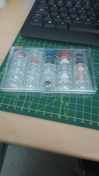 Caja Porta Carrete Máquina Coser Transparente