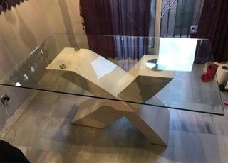 Mesa de comedor cristal y blanca