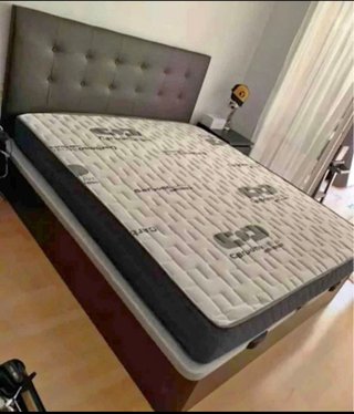 Vendo cama con colchón de matrimonio