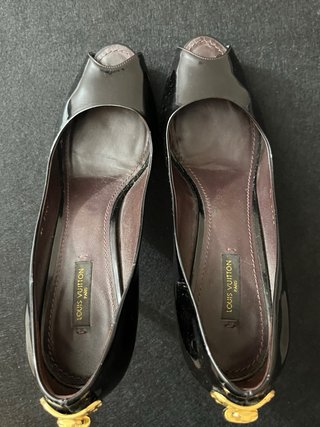 Zapatos de tacón Louis Vuitton negros