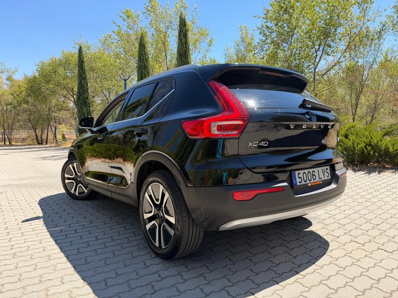 Volvo XC40 2021, foto 4