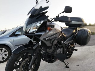 Suzuki V-Strom Adventure Moto