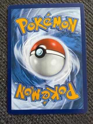 Carta Pokémon Pikachu 173/165 em francês