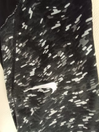 Mallas Nike Pro Camuflaje Gris y Negro