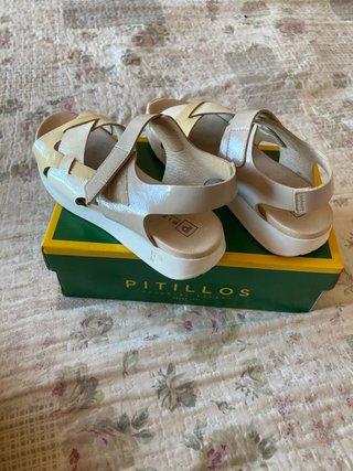 Sandalias Pitillos Beige y Dorado
