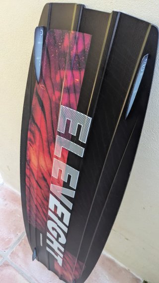 Tabla Kitesurf Eleveight Commander V2 141x42.5