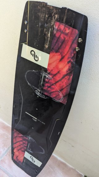 Tabla Kitesurf Eleveight Commander V2 141x42.5