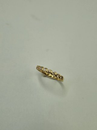 Anillo de oro 18kt con Brillantes.