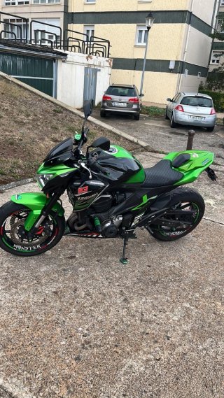 Kawasaki Z800 Negra y Verde