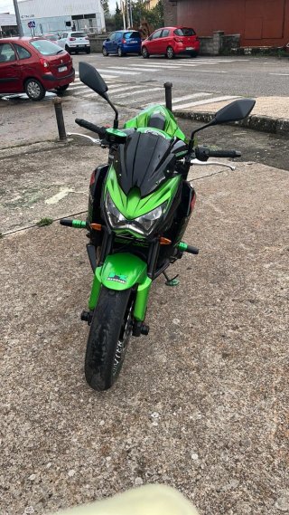 Kawasaki Z800 Negra y Verde