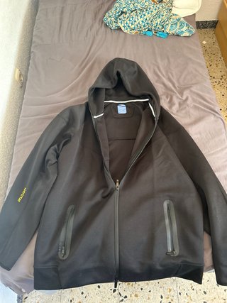 Sudadera Nike NOCTA Negra y Amarilla
