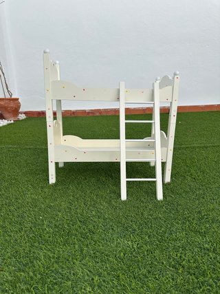 Literas de madera para muñecos
