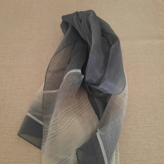 Pañuelo gris / plata
