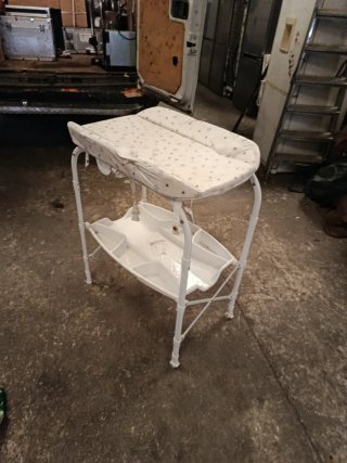 Cambiador de bebé blanco
