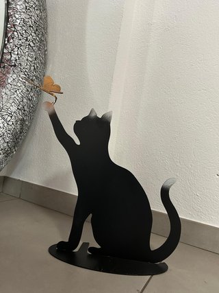 complemento arredo gatto con farfalla in metallo