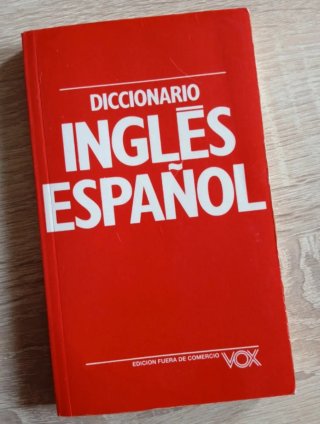 Diccionarios. Vox y Sopena. 6€ todos.