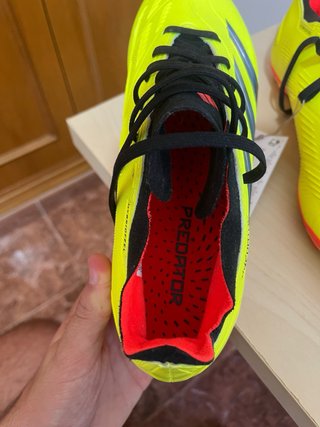 Botas Adidas Predator Amarillas y Rojas