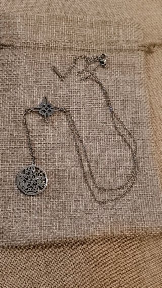 Collar Nudo de Bruja + Tetragrámaton Plateado