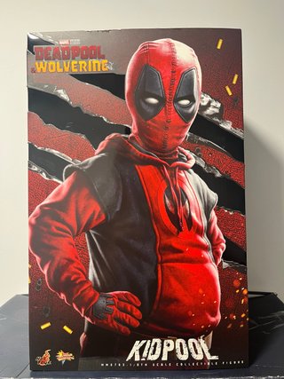Figura Kidpool Hot Toys 1/6