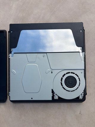 PS4 Slim 1TB + 2 Mandos + ARK