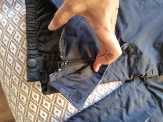 Pantalón y Manoplas de nieve niños talla 122/128