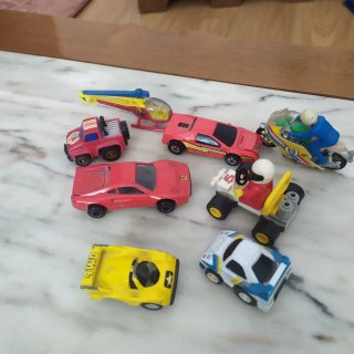 Lote de 8,coches y helicóptero de juguete