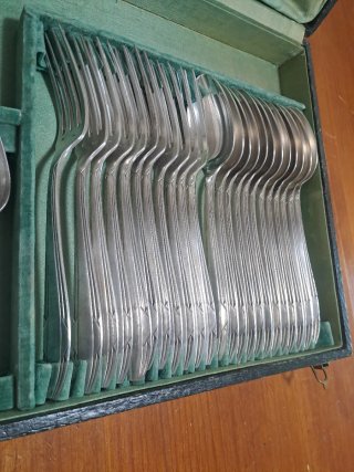 Antigua cuberteria Francesa bañada en plata Perri